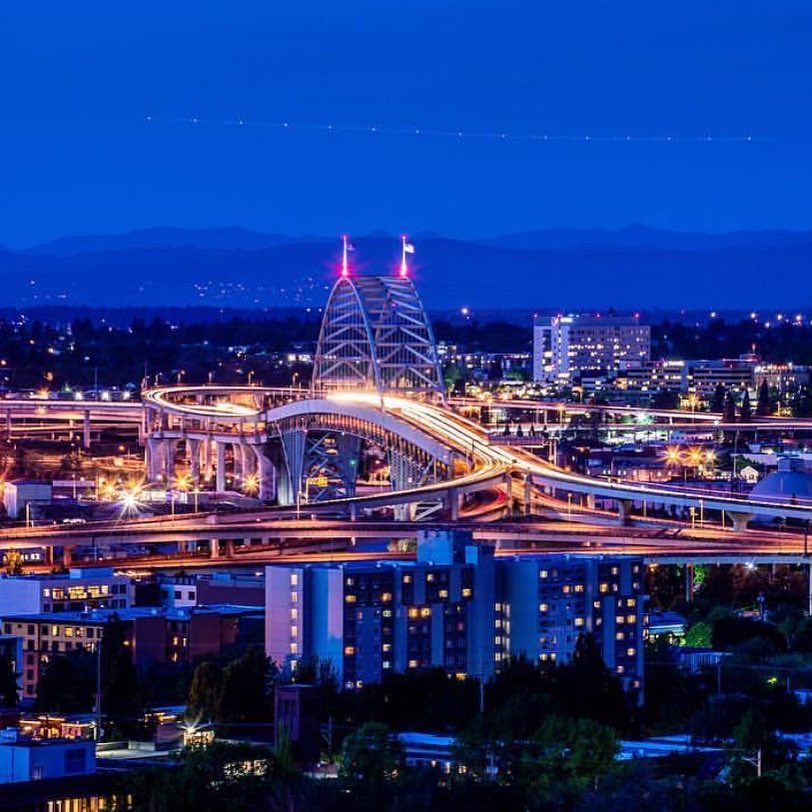 Pdx- The Busy City! - photo by @pnw.zack